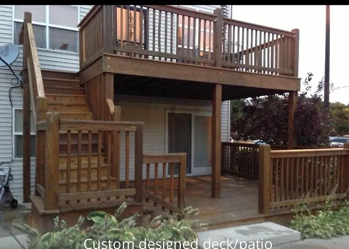 Spacious 2br Near Univ Of Away From *