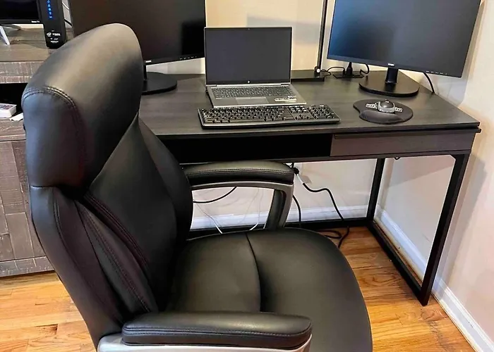 Apartment Spacious 2br Near Univ Of Away From *